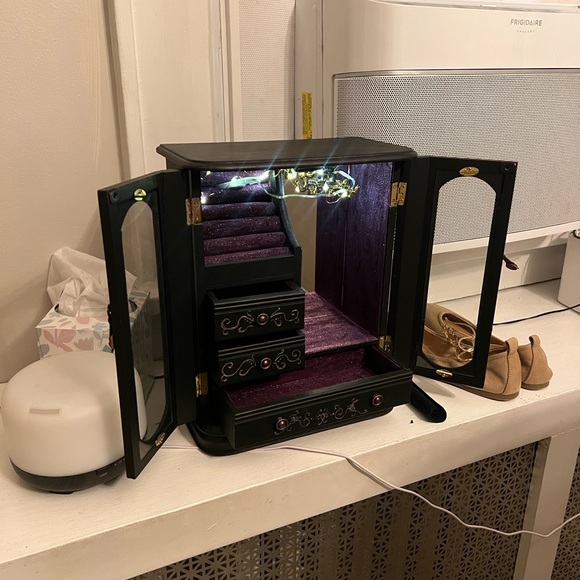 Black Jewelry Box with Purple Interior - Picture 6 of 8